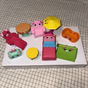 Shopkins Furniture Accessories Lot Of 9 Pieces, Chairs Pool Tables Umbrella